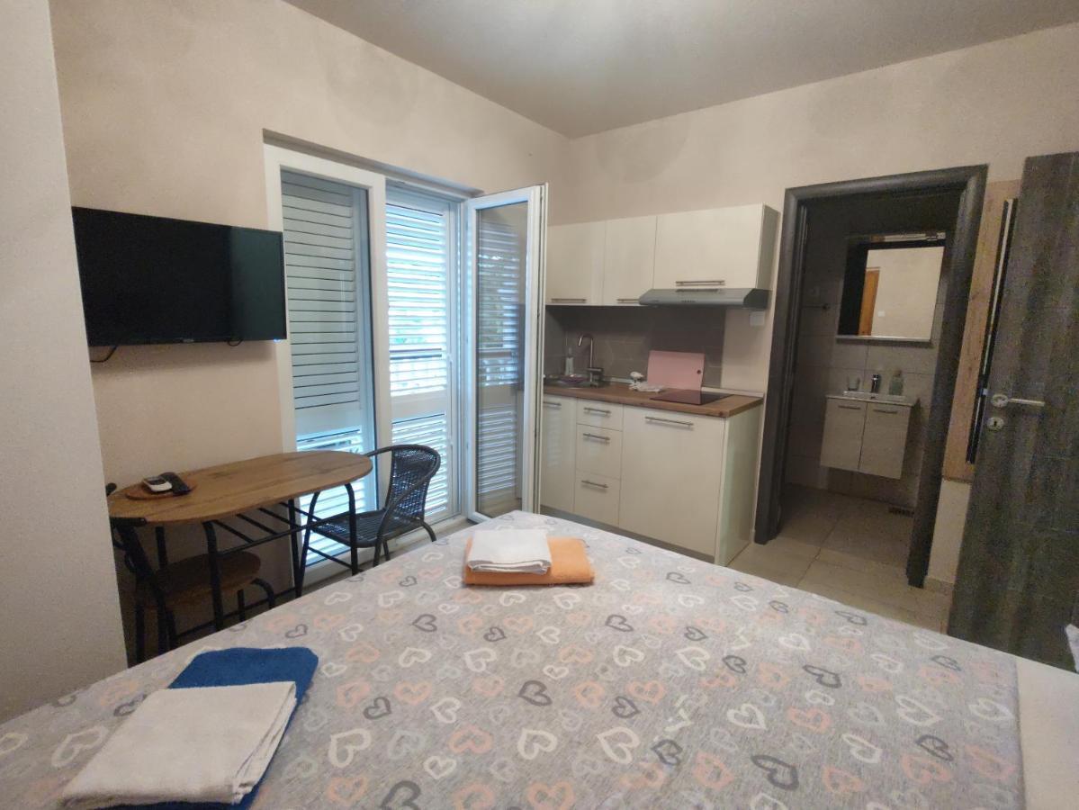Apartment Josipa 1 *