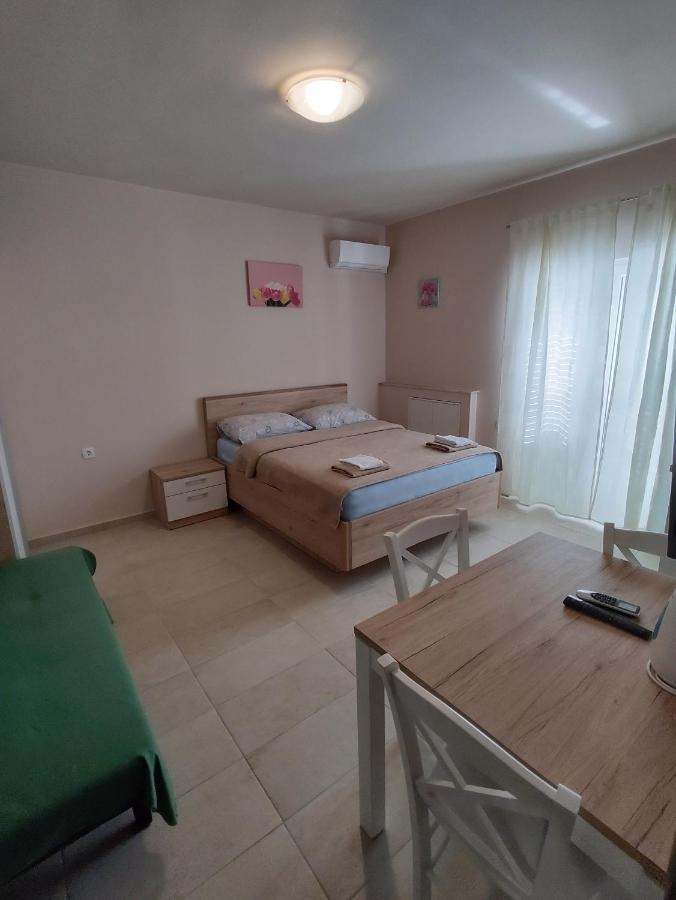Apartment Josipa 1 *