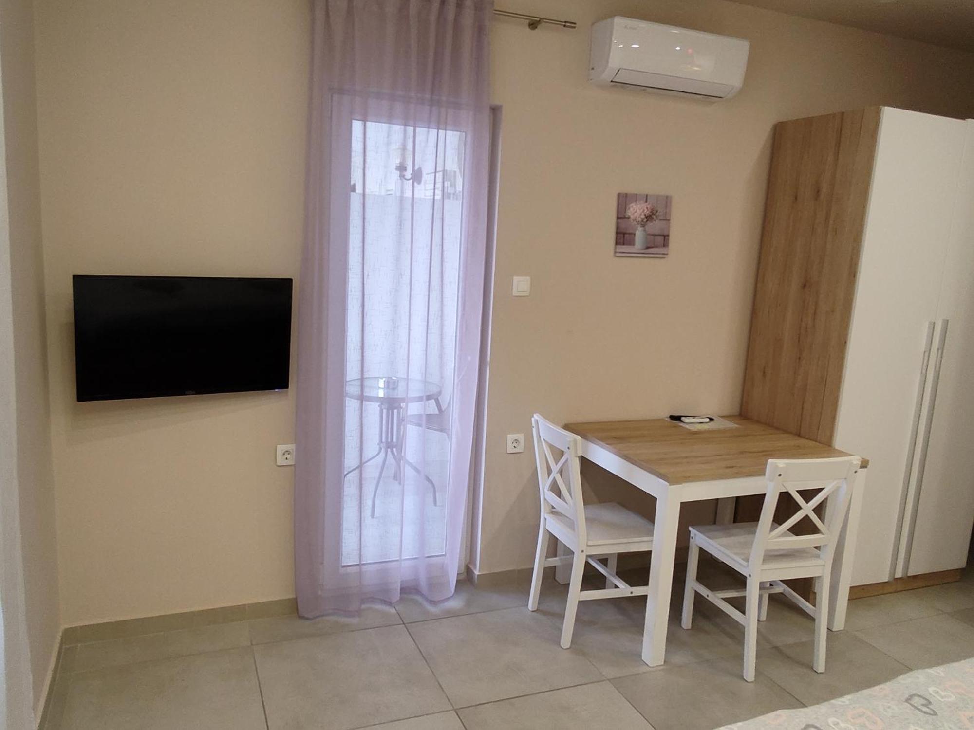 Apartment Josipa 1 *